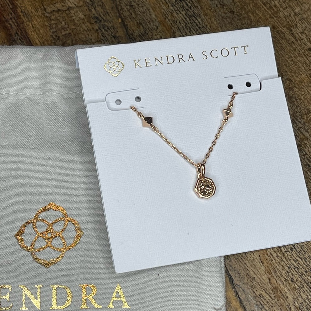 NWT- Rosegold Kendra Scott Nola Necklace